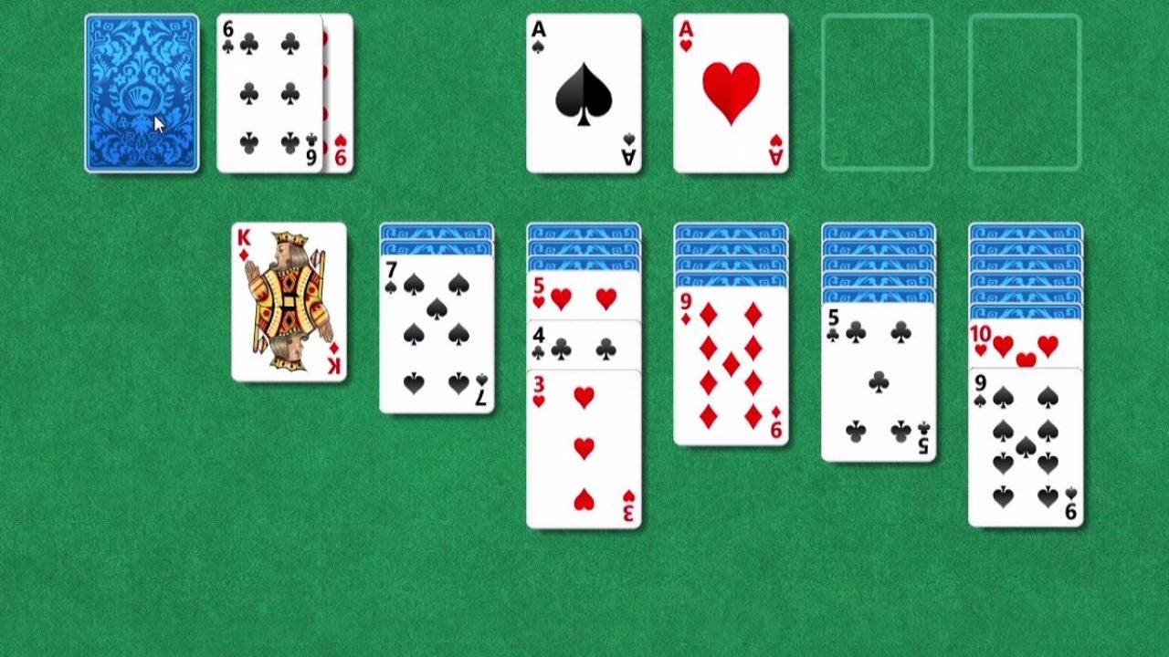 Niño pequeño con su abuelo jugando Foto de stock 2116684832 | Shutterstock, image size:1280x720