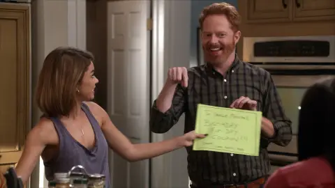El cumple de Mitch Modern family