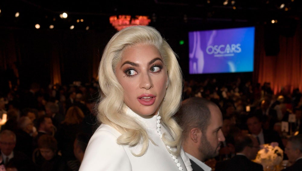 Lady Gaga en la comida de los nominados a los Oscar Lady Gaga en la comida de los nominados a los Oscar