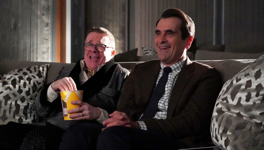 Modern Family - Temporada 10 - Capítulo 14: Necesitamos hablar de Lily