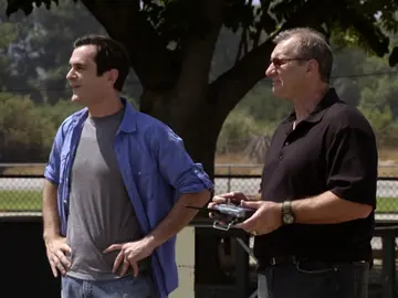 Modern Family - Temporada 1 - Capítulo 3: Ven a volar conmigo Modern Family - Temporada 1 - Capítulo 3: Ven a volar conmigo