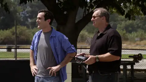 Modern Family - Temporada 1 - Capítulo 3: Ven a volar conmigo Modern Family - Temporada 1 - Capítulo 3: Ven a volar conmigo