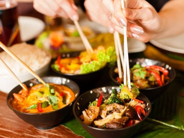 Diferentes platos de comida tailandesa