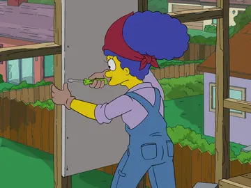 Marge reconstruye la casa del árbol al puro estilo de Bricomanía Marge reconstruye la casa del árbol al puro estilo de Bricomanía