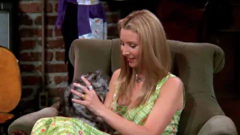 La madre de Phoebe se reencarna en un gato momento destacado