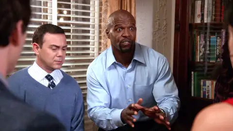 El cumpleaños en casa de Holt es un completo desastre momento destacado
