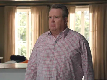 Cam a Mitch: "¿Estabas cantando un dúo con la nevera?" Cam a Mitch: "¿Estabas cantando un dúo con la nevera?"