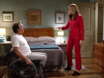 Adam discute con Bonnie por no tener casi espacio en su casa Adam discute con Bonnie por no tener casi espacio en su casa