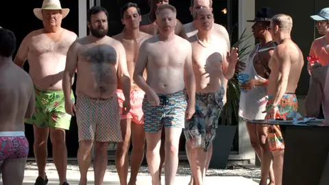 Mitch y Cam se sienten acomplejados por sus cuerpos momento destacado