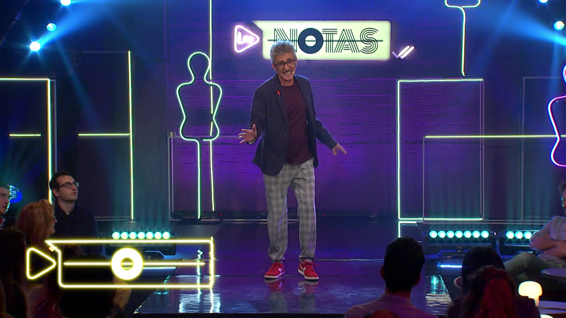 David Fernández se viene arriba en 'Los Notas' y canta una divertida canción