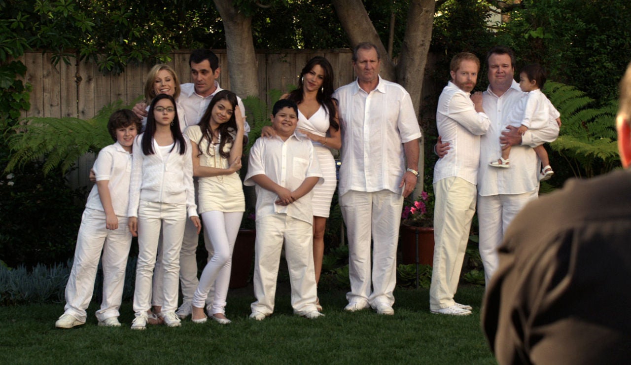 Todos de blanco para la foto de Claire