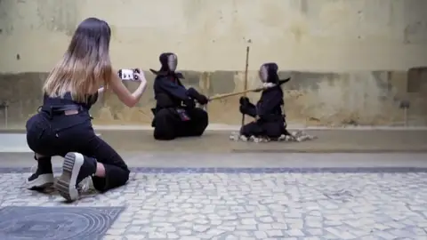 Sara: "No quiero hacer algo deportivo, quiero sacar la parte espiritual del kendo" Sara: "No quiero hacer algo deportivo, quiero sacar la parte espiritual del kendo"