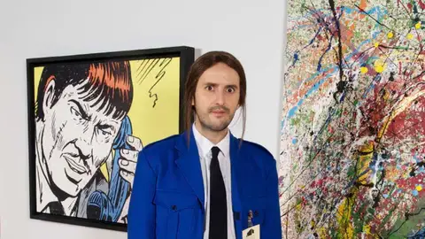 Julián López Museo Coconut