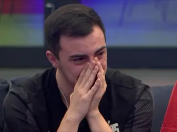 Emoción y lágrimas por los vídeos de los familiares de los concursantes de 'Top Gamers Academy' Emoción y lágrimas por los vídeos de los familiares de los concursantes de 'Top Gamers Academy'