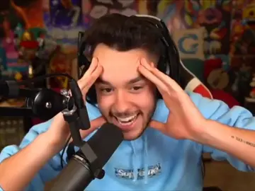 Zeepos planea traicionar a Rubius y cambiarse de equipo Zeepos planea traicionar a Rubius y cambiarse de equipo