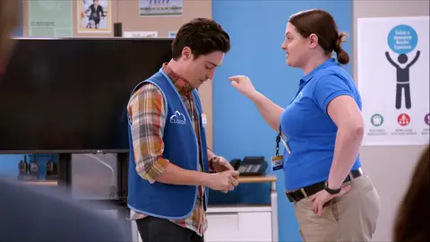 Dina frenta a Jonah Superstore
