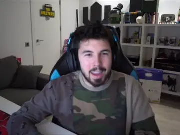 WillyRex se disculpa con Onlycopycat por su comentario en la gala WillyRex se disculpa con Onlycopycat por su comentario en la gala