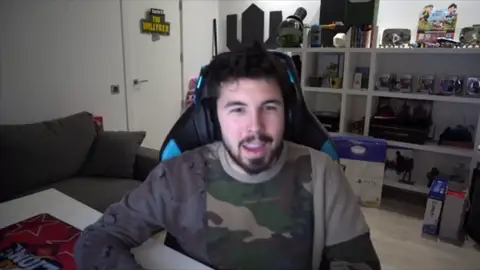 WillyRex se disculpa con Onlycopycat por su comentario en la gala WillyRex se disculpa con Onlycopycat por su comentario en la gala
