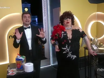 Marc Giró y Paca La Piraña se deshacen de todo lo malo de este 2020 Marc Giró y Paca La Piraña se deshacen de todo lo malo de este 2020