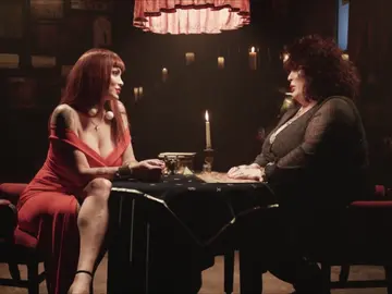 La emotiva disculpa de Cristina La Veneno a Paca La Piraña en 'Feliz Año Neox, ¡Pum! A freir leches 2020' La emotiva disculpa de Cristina La Veneno a Paca La Piraña en 'Feliz Año Neox, ¡Pum! A freir leches 2020'