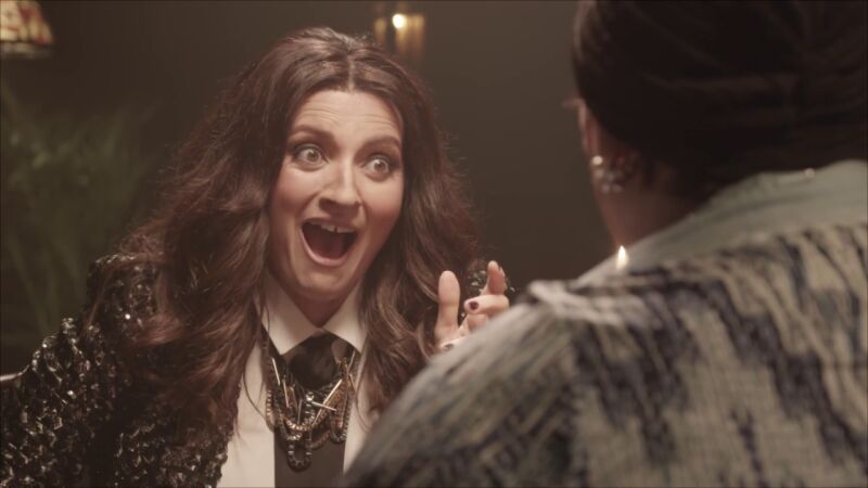 ¿Qué le depara el futuro a Laura Pausini? Paca La Piraña le echa las cartas en '¡Pum! A freír leches 2020'