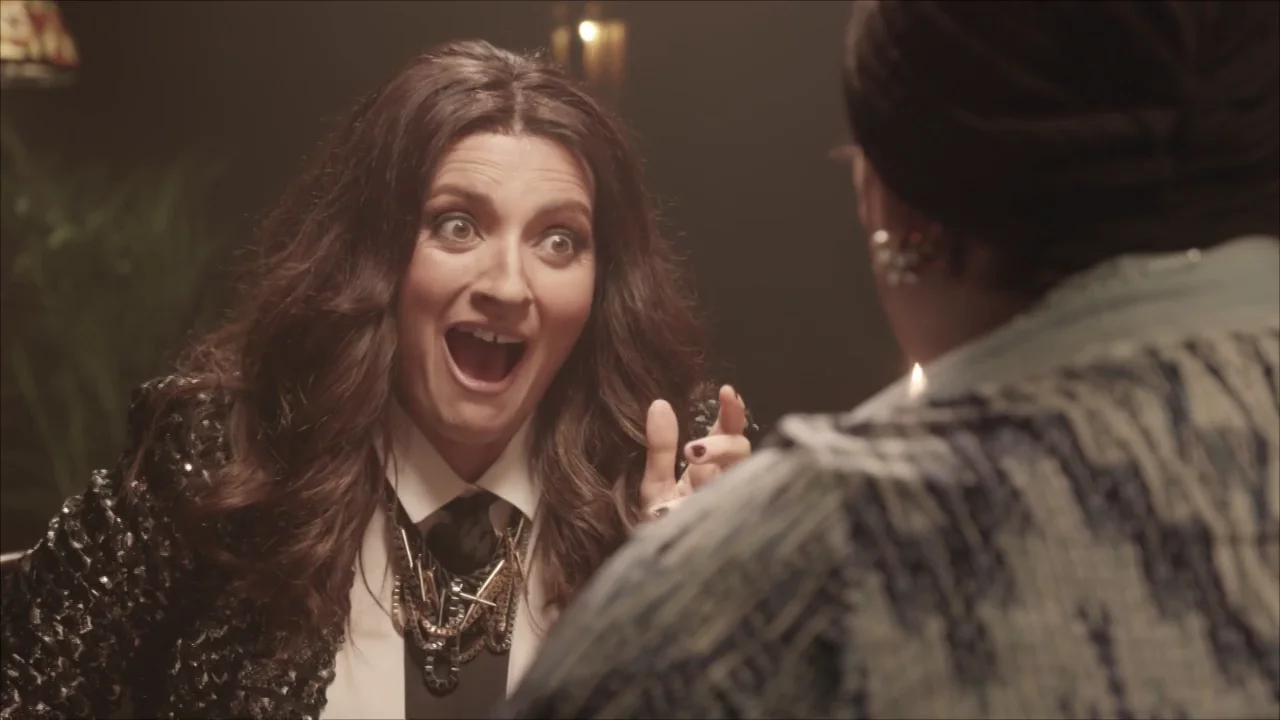 &iquest;Qu&eacute; le depara el futuro a Laura Pausini? Paca La Pira&ntilde;a le echa las cartas en '&iexcl;Pum! A fre&iacute;r leches 2020'