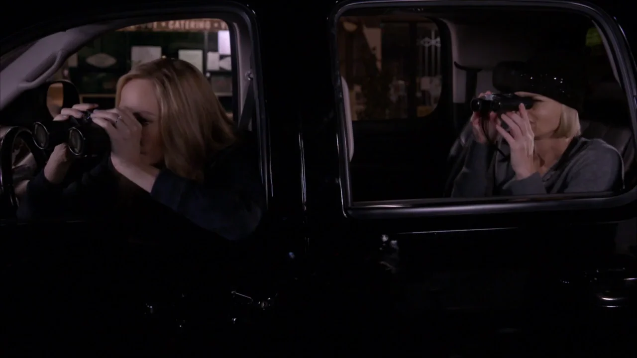 Bonnie y Jill investigan a Joana, la posible amante de Andy
