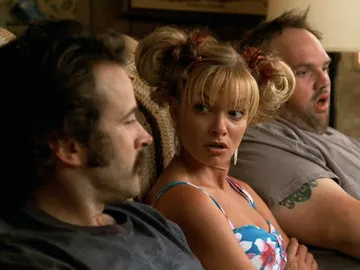 Earl ayuda a Joy Earl ayuda a Joy