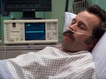 Earl, entre la vida y la muerte, tras ser atropellado Earl, entre la vida y la muerte, tras ser atropellado