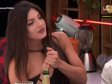 Adele deja a un lado el orgullo y le pide perdón a Yasmina Adele deja a un lado el orgullo y le pide perdón a Yasmina