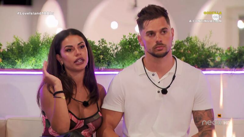 La elección de Jesús y Carla hace arder la Villa: Yass y José, ofendidos, discuten con la pareja