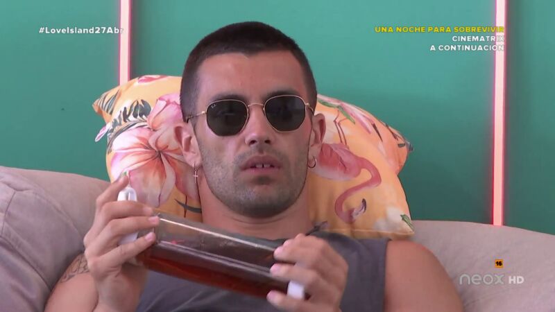 Miguel y Saúl, confidentes, comparten sus dudas hacia sus parejas