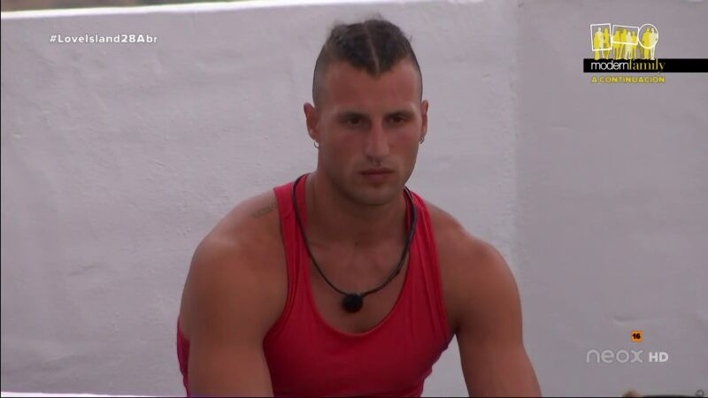 Los isleños alertan a Moure sobre la amenaza de los nuevos solteros con Cari: “Espabila”