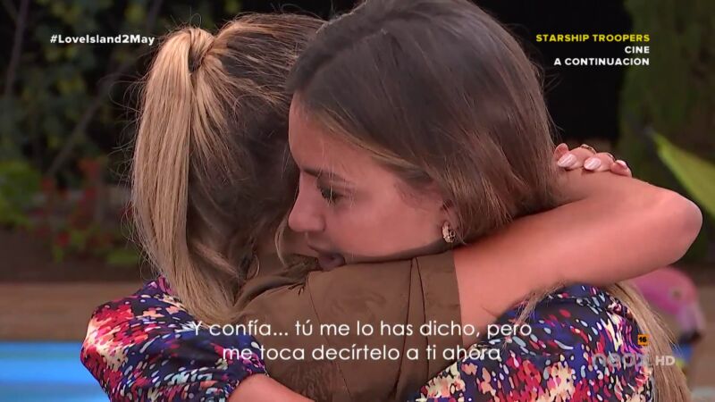 Celia convence a Carla de que no se vaya si Jesús es expulsado