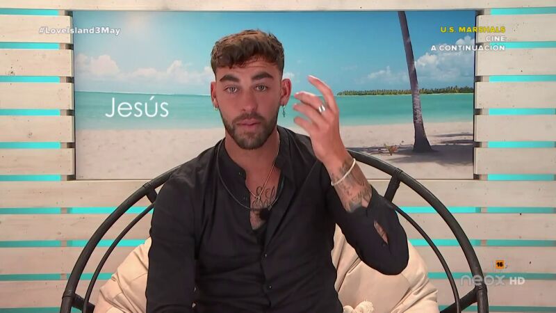 Jesús se despide emocionado de Carla