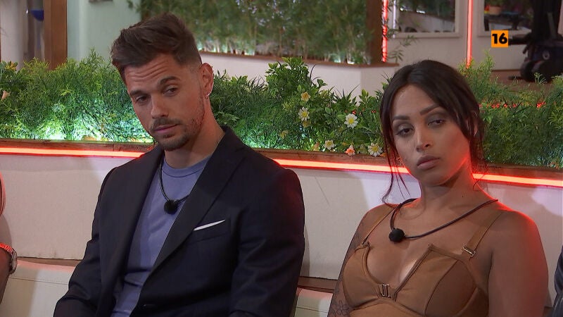 Descubre qué isleño abandona la villa. Esta noche nuevo programa de 'Love island' en Neox y ATRESplayer