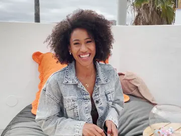 Bea confiesa su sueño más 'hot' y se atreve a cantar  Bea confiesa su sueño más 'hot' y se atreve a cantar