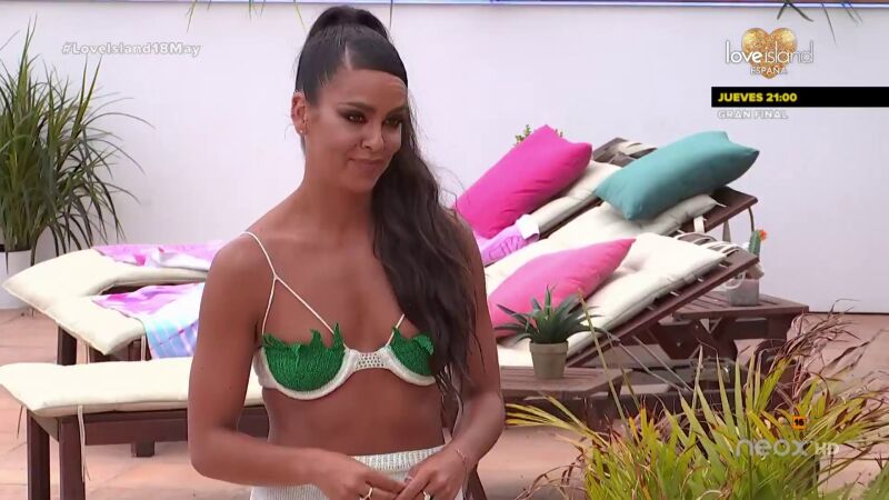 Cristina Pedroche pregunta a los finalistas: ¿En qué se gastarían el premio?