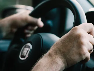 La peligrosa práctica al volante que se ha convertido en un grave problema en Japón La peligrosa práctica al volante que se ha convertido en un grave problema en Japón