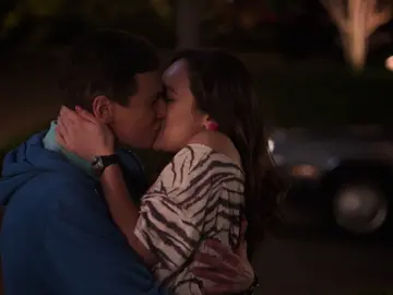 Geoff consigue volver con Erica Geoff consigue volver con Erica