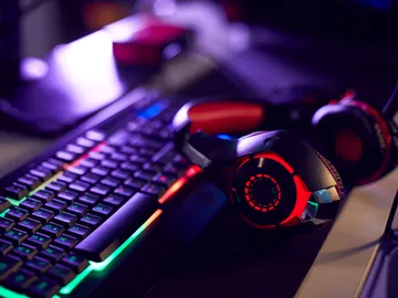 Teclado y cascos gaming Teclado y cascos gaming