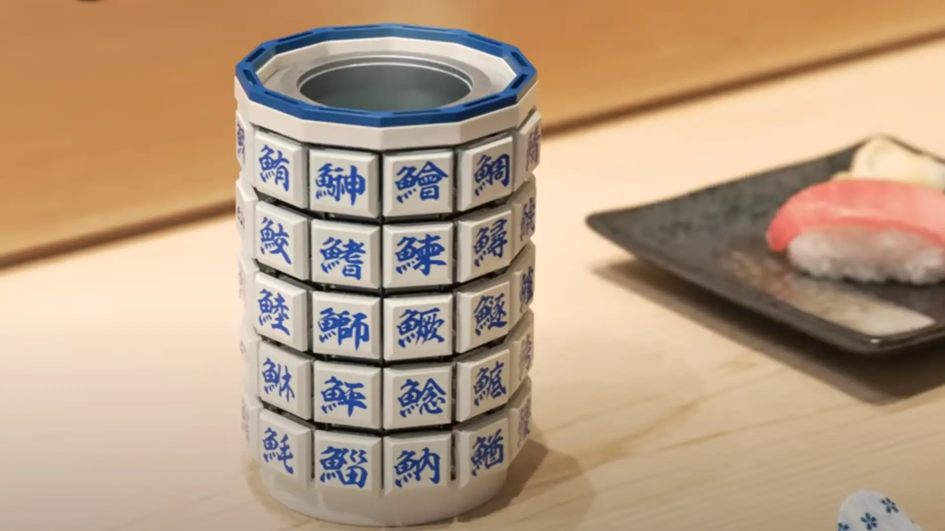 ¿Genialidad o incómodo? Google Japón inventa un teclado con forma de taza de té
