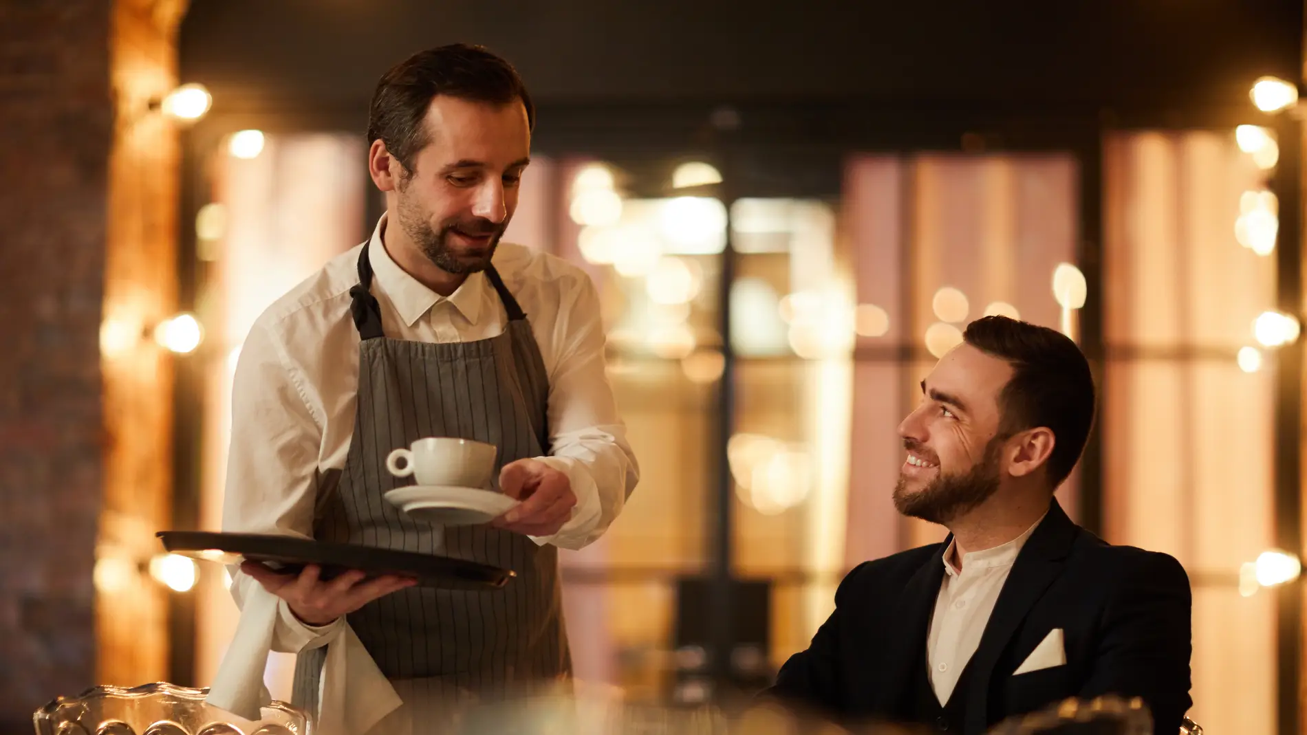 ¿Qué tipo de restaurantes prefieren los clientes más respetuosos? La extraña teoría que se ha vuelto viral
