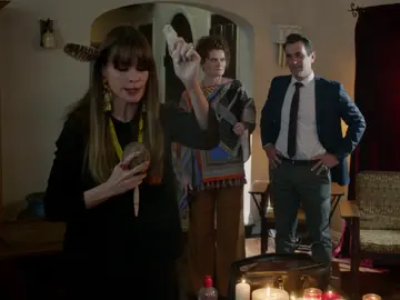 Gloria, la nueva exorcista de la inmobiliaria de Phil Gloria, la nueva exorcista de la inmobiliaria de Phil