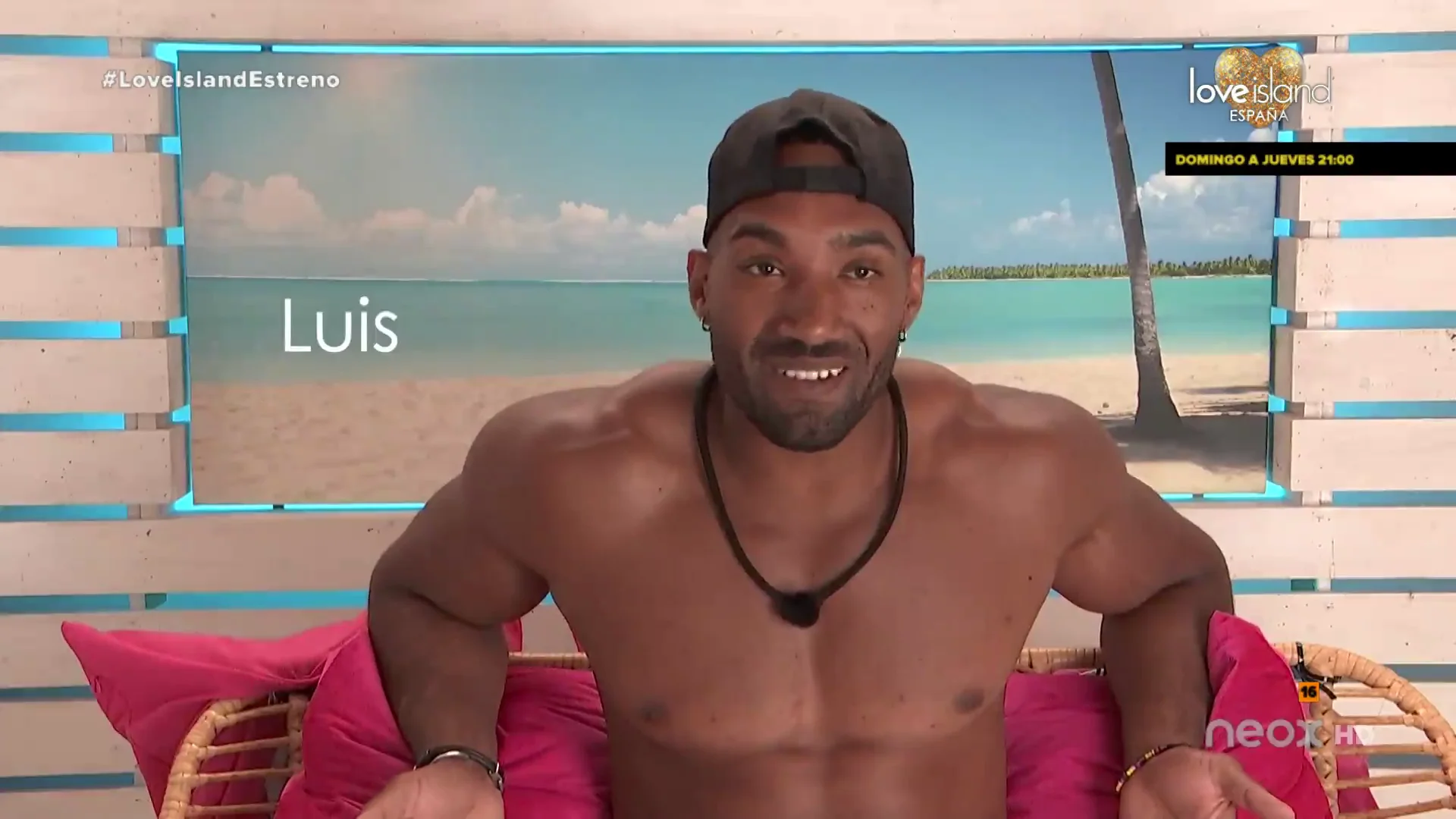 Luis pone patas arriba la villa de 'Love Island': ¡Casi todas las chicas van a por él! Luis pone patas arriba la villa de 'Love Island': ¡Casi todas las chicas van a por él!