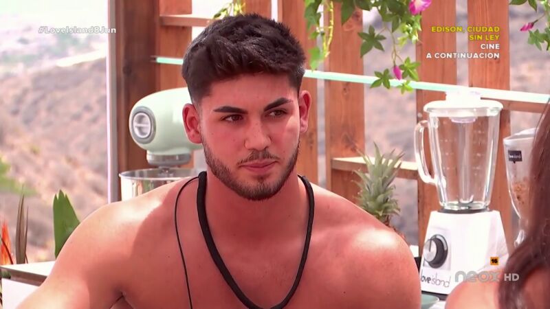 ¿Nuevas parejas en la villa? Carlos conoce a Carmen y Alan a Mika