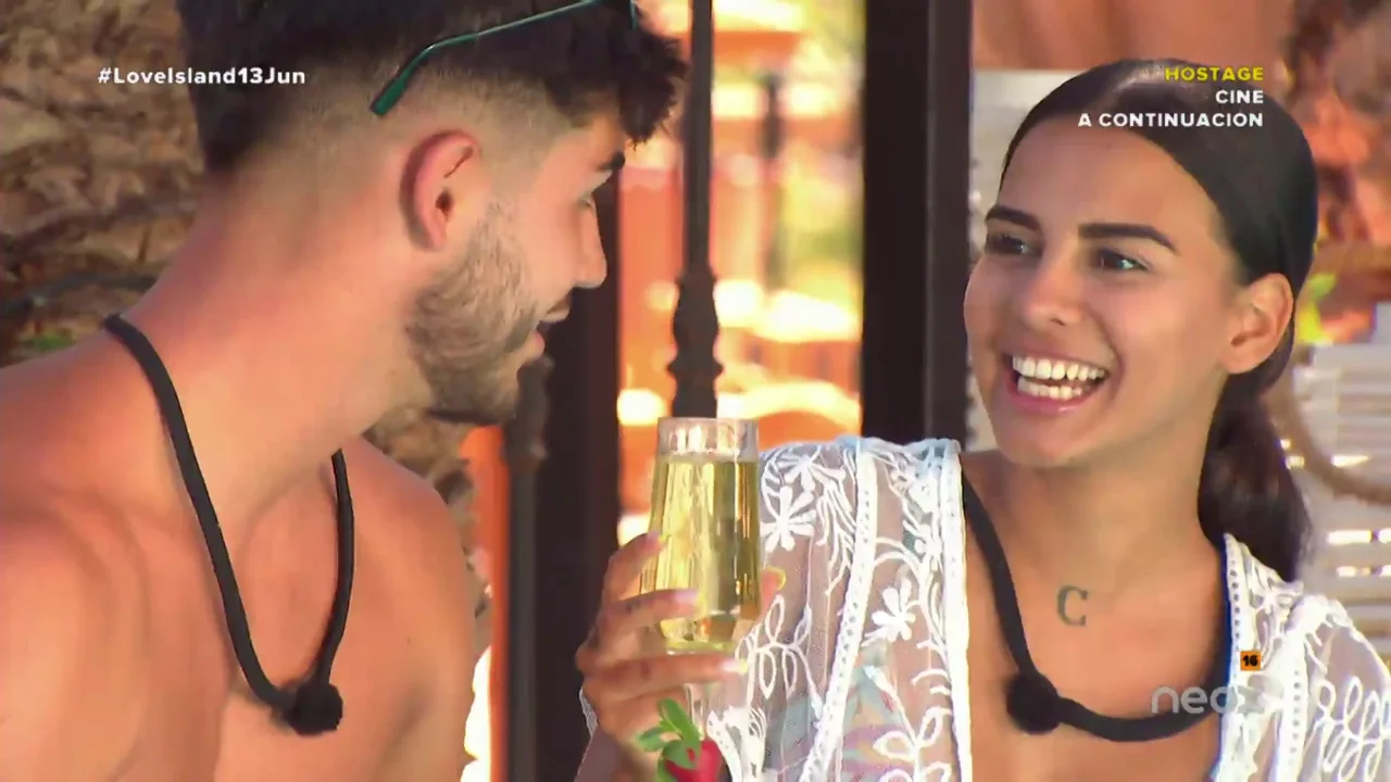 Carlos encuentra en Katherine lo que no veía en Carmen: “Contigo empiezo a encajar”