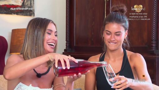 Celia, ganadora de la primera edición de ‘Love Island’, hace de madrina de las dos isleñas finalistas