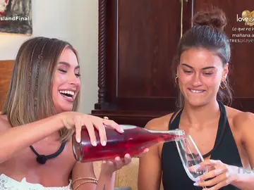 Celia, ganadora de la primera edición de ‘Love Island’, hace de madrina de las dos isleñas finalistas Celia, ganadora de la primera edición de ‘Love Island’, hace de madrina de las dos isleñas finalistas