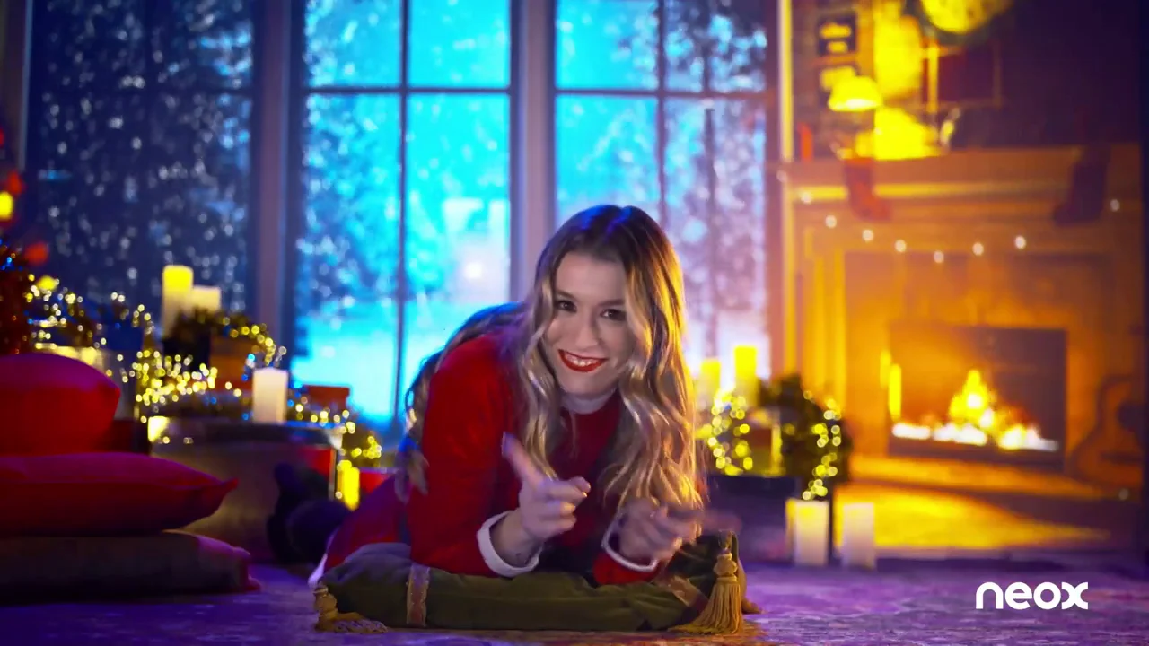 Eva Soriano se convierte en Mariah Carey versionando su famoso 'All I Want for Christmas' Eva Soriano se convierte en Mariah Carey versionando su famoso 'All I Want for Christmas'